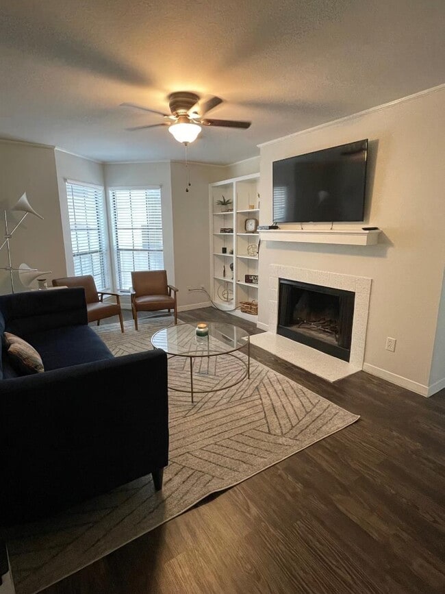Photo - 1510 W North Loop Blvd Unit 713