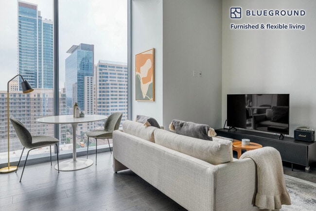 Photo - 501 Brazos St Unidad FL15-ID247