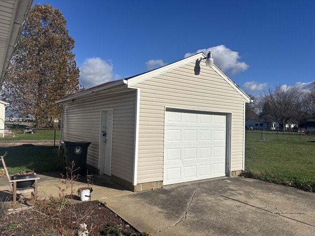 Photo - 3308 Harmont Ave NE