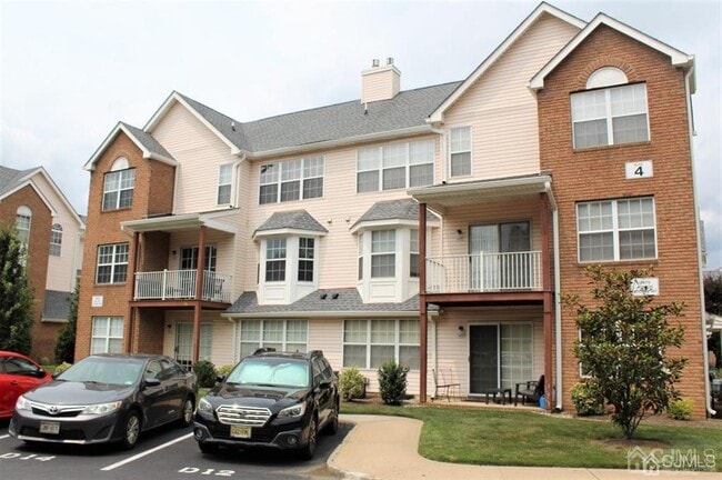 Photo - 405 Plymouth Rd