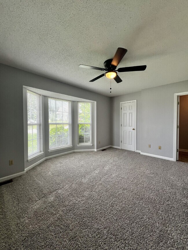 Photo - 678 Artic Ave