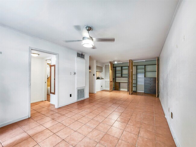 3131 Cummins St Unit 15