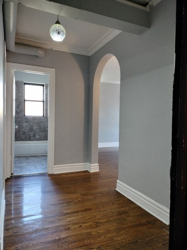 Photo - 8000 S Hermitage Ave