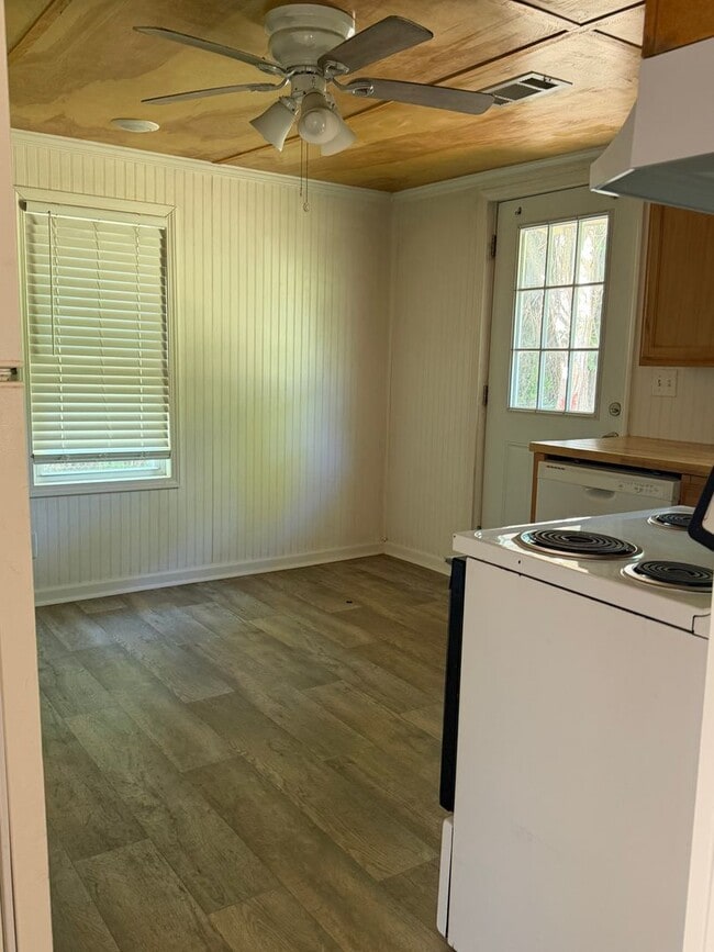 Photo - 159 Circle Dr