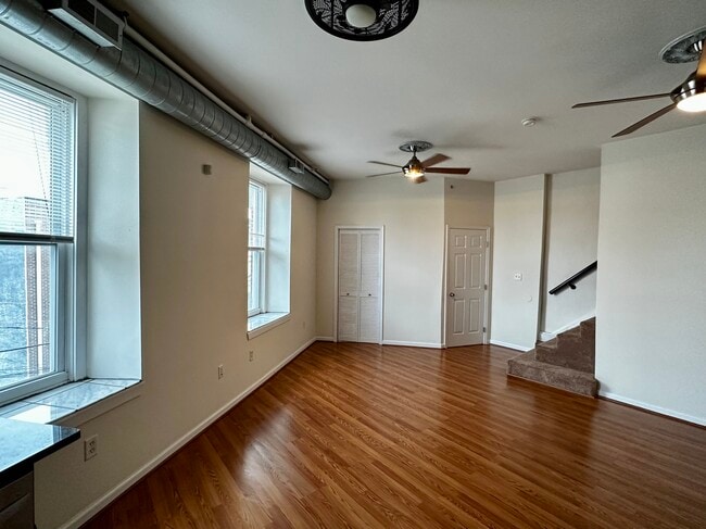 Photo - 1733 Ridge Ave Unidad R3