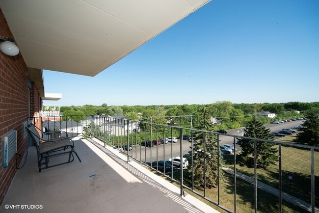 Photo - 16 E Old Willow Rd Unit 514 N