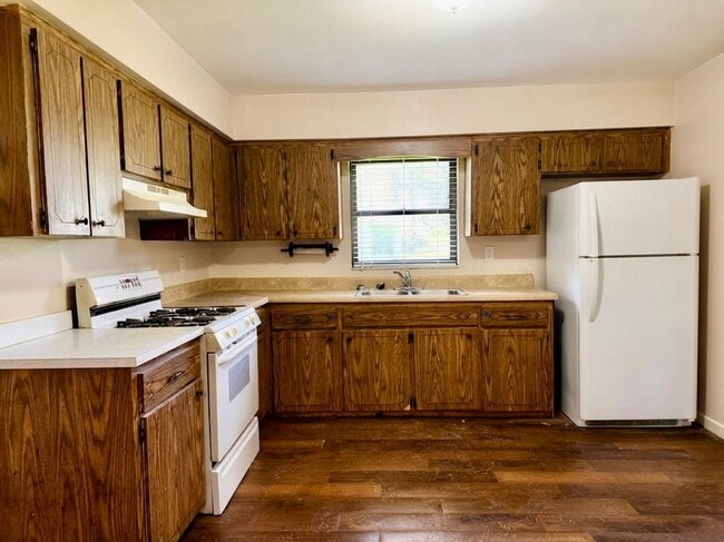 Photo - 1150 S De Leon Ave