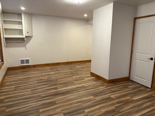 Photo - Adorable 1 bedroom Cottage!!