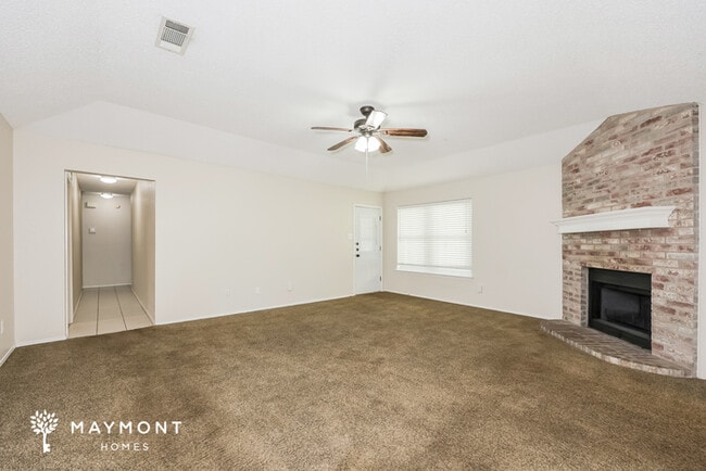 Photo - 806 Love Wood Ln