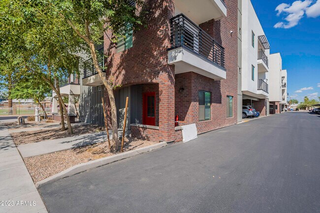 Photo - 475 N 9th St Unidad 106