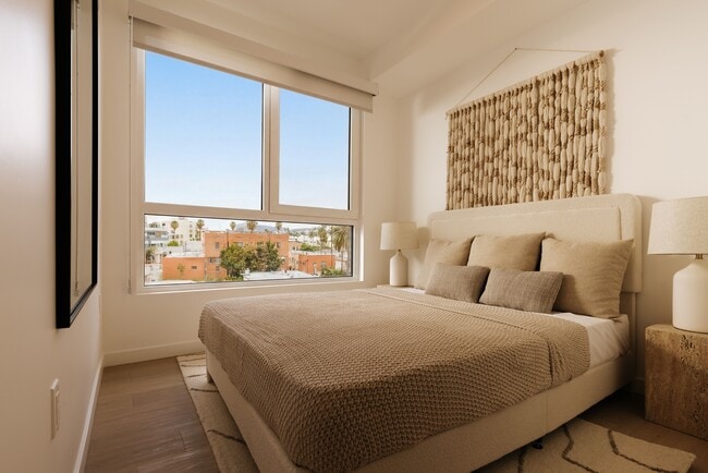 Santa Monica Collection - 1430 Lincoln