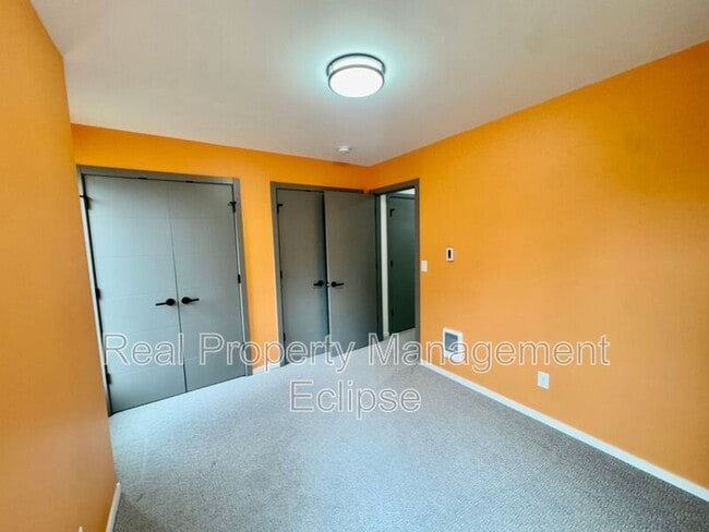 Photo - 541 S Cloverdale St Unit B