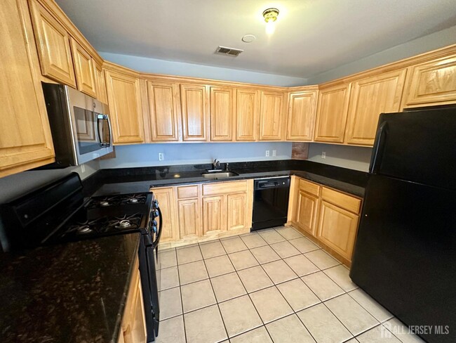 Photo - 111 Harris Ave Unit 5