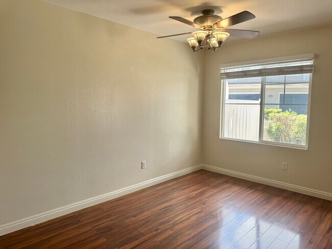 Photo - Stunning 3-bedroom and 2.5-bathroom Townho...