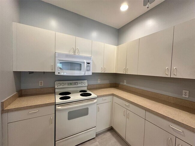 Photo - 1641 Red Oak Ln