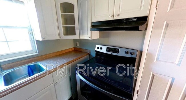 Photo - 7471 John F Kennedy Dr W