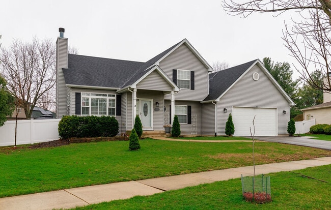 Building Photo - 25037 Brett St