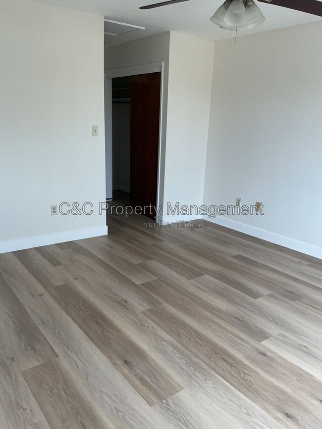 Photo - 1559 Elderwood Ave