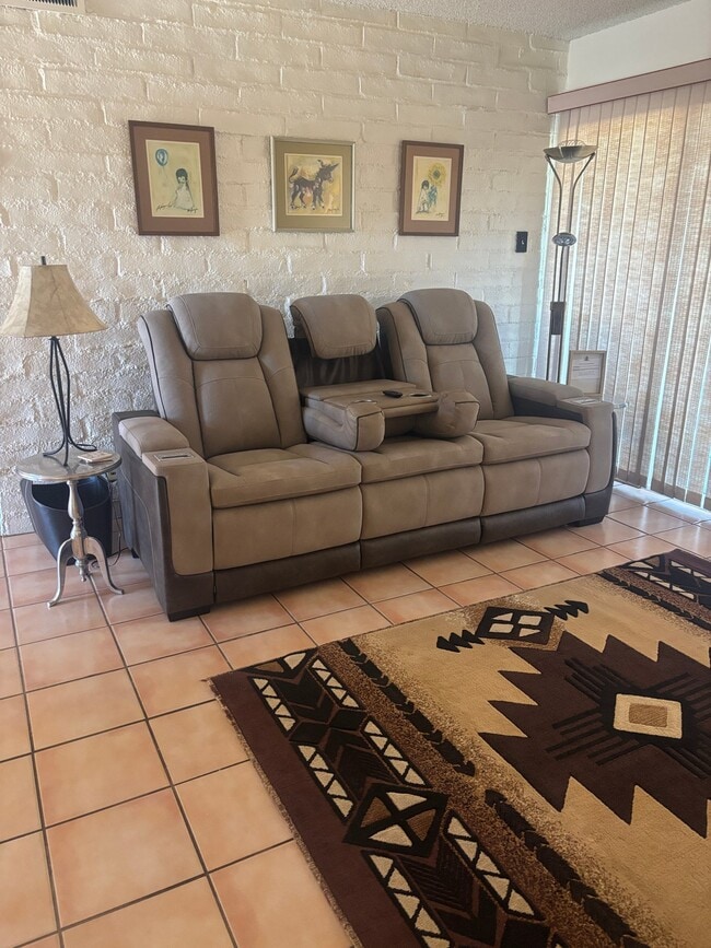 Photo - 6 W Greenock Dr Unit 6C