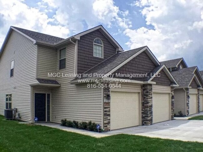 Building Photo - Timber Trails Townhome - Ask About our Reduced Rate with a 15 Month Lease!