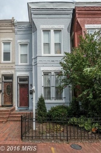 Front - 727 11th St NE
