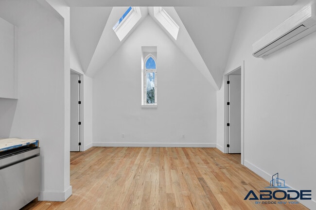 Photo - 433 Sackett St