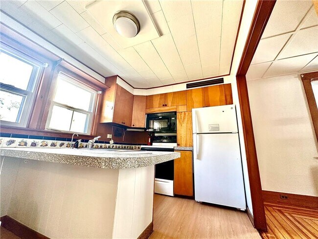 Photo - 60 Dixon St