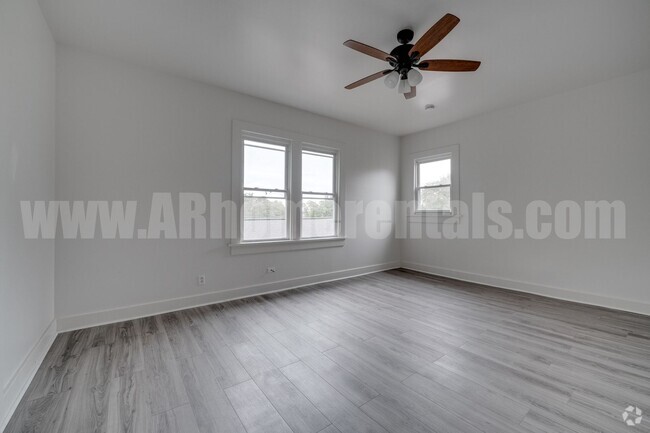 Building Photo - 2116 Cumberland St Unit 3 Rental