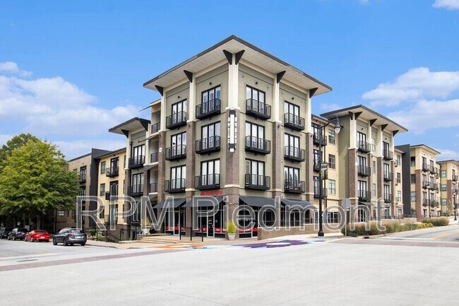 Building Photo - 5300 Peachtree Rd Unit #3306