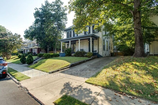 Photo - 225 N McNeil St