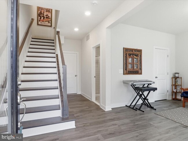 Photo - 3595 Aster St