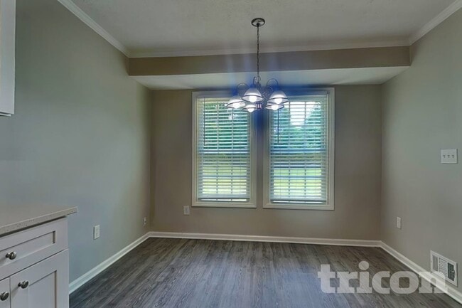 Photo - 515 Westbridge Dr