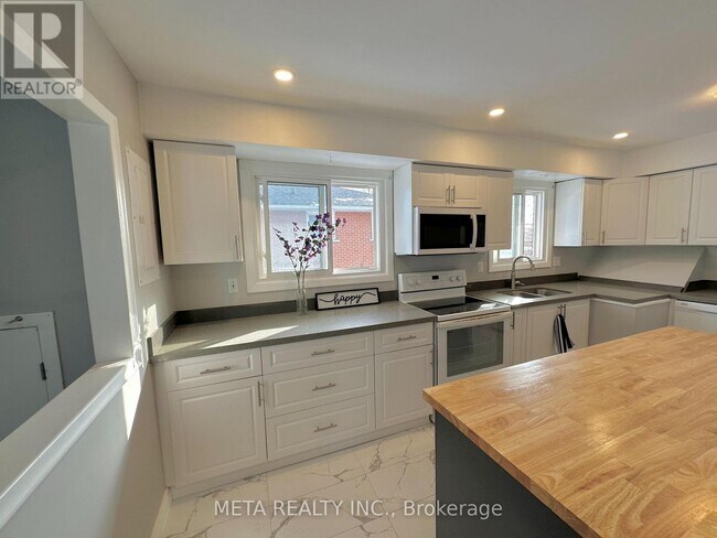 Photo - 1398 Lakefield St