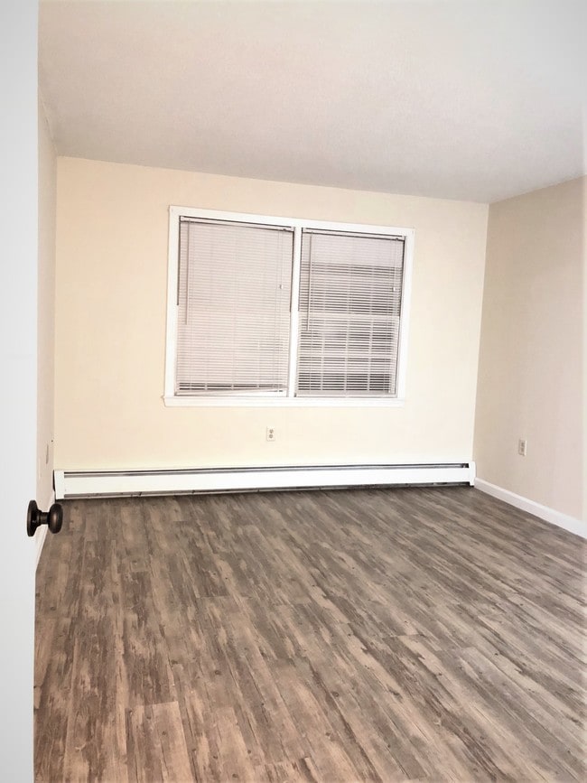 Bedroom - 5 Autumn Leaf Dr Unit 21