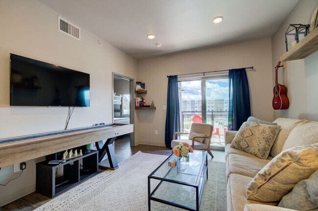 Photo - 2210 Remington Way Unidad FL3-ID1339975P