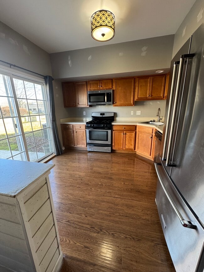 Photo - 603 London Court II