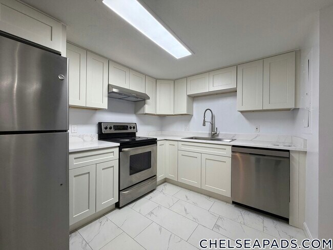 Building Photo - 165 Cottage St