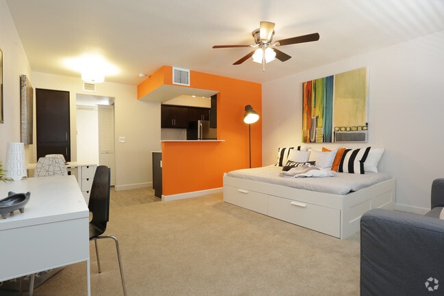 Estudio, 1BA - 420 ft² - Treehouse Apartments