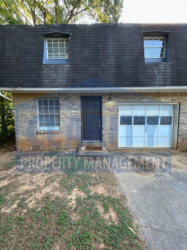 Building Photo - Quiet location in Chattanooga!