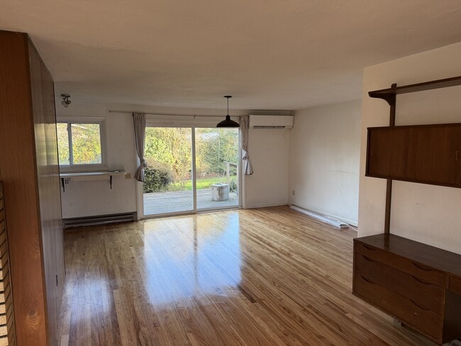 Photo - 3525 River Rd