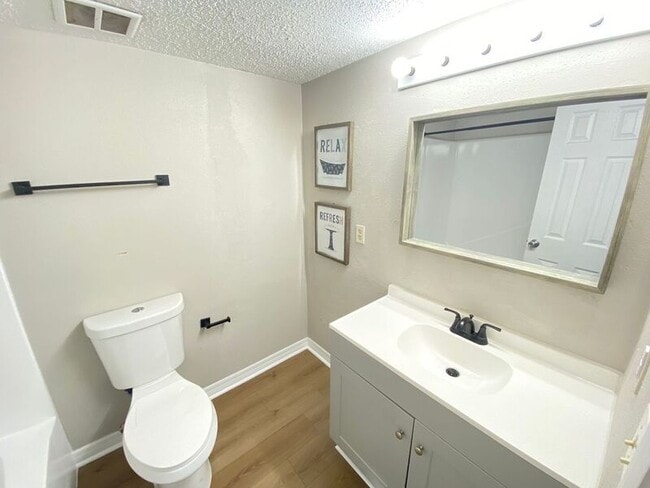 Photo - 121 Oyster Bay Cir Unit 320