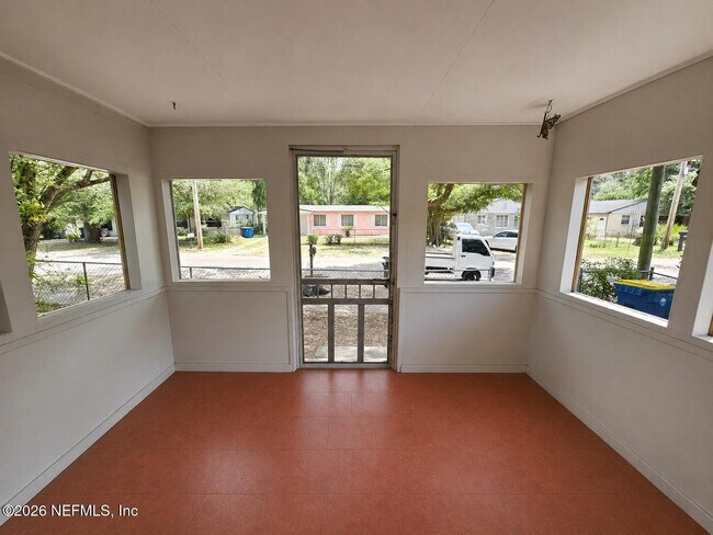 Photo - 9042 7th Ave