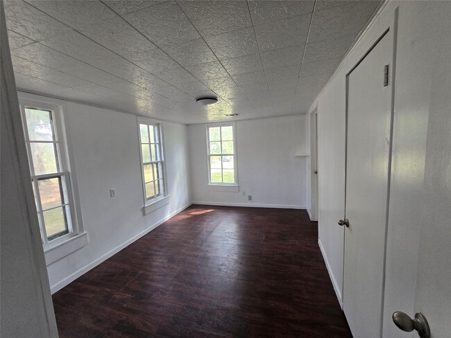 Photo - 2266 Young Rd