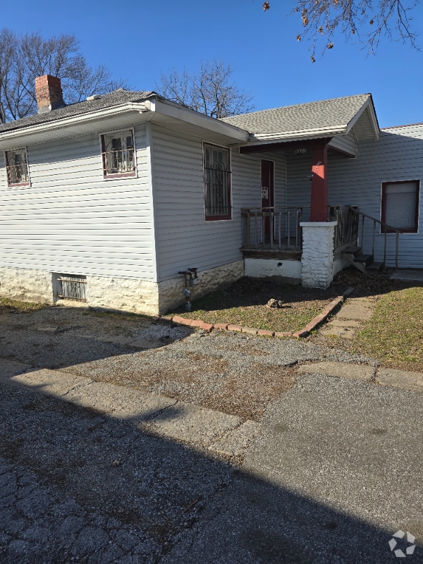 Building Photo - 5926 Prospect Ave Rental