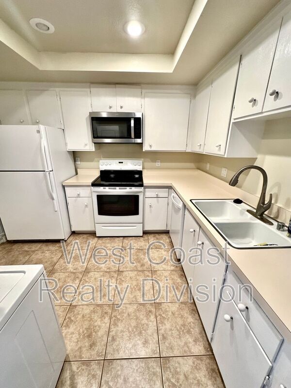 Photo - 46255 Portola Ave