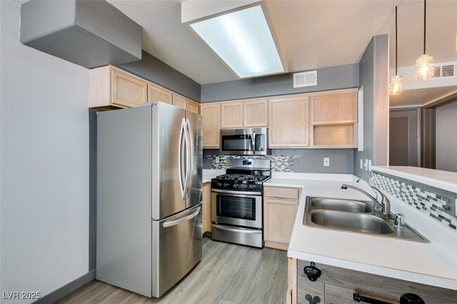 Building Photo - 3168 Tarpon Unit 103 Rental