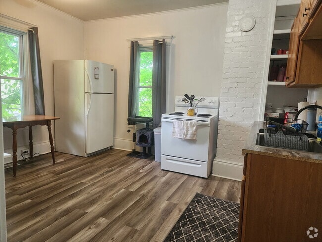 Building Photo - 89 S Main St Unit ApartmentA