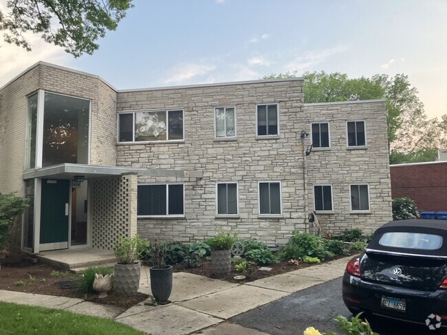 Building Photo - 424 Braeside Rd Unit 2S Rental