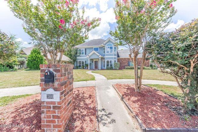 300 Oak Hollow Dr