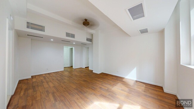 Building Photo - 330 W 72nd St Unit Basement